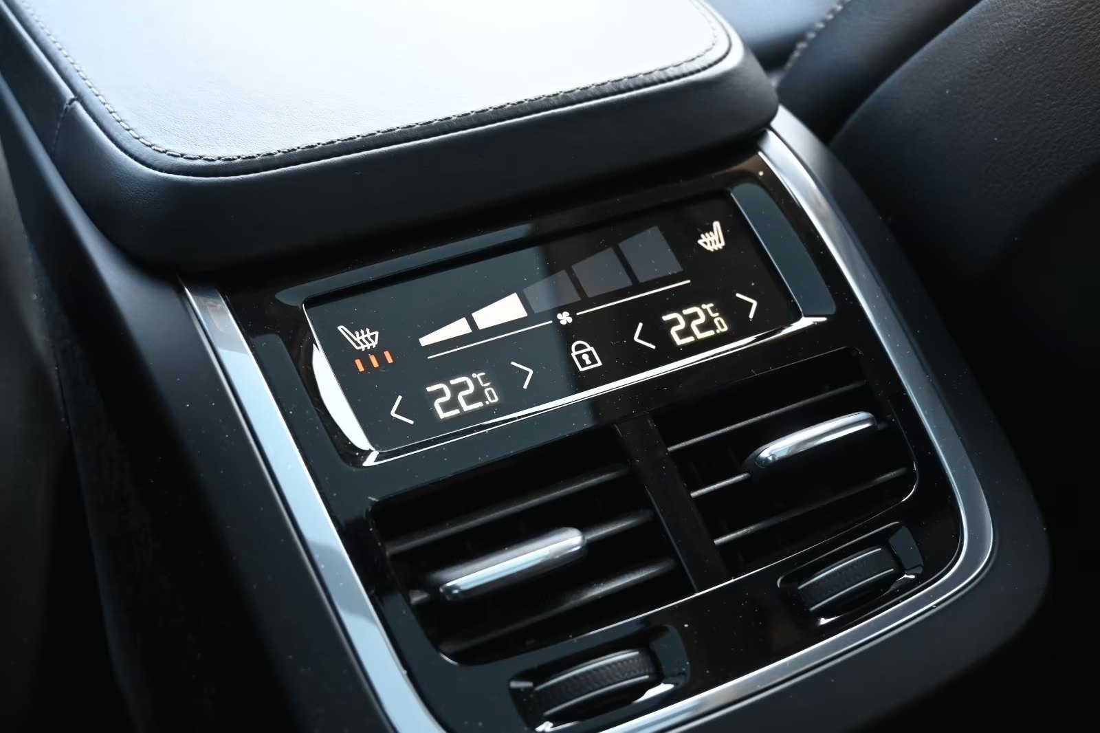 Vozidlo #10113 - Volvo XC90 D5 AWD Inscription 25
