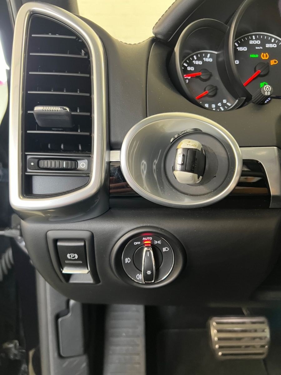 Vozidlo #10188 - Porsche Cayenne S Platinum Edition 12