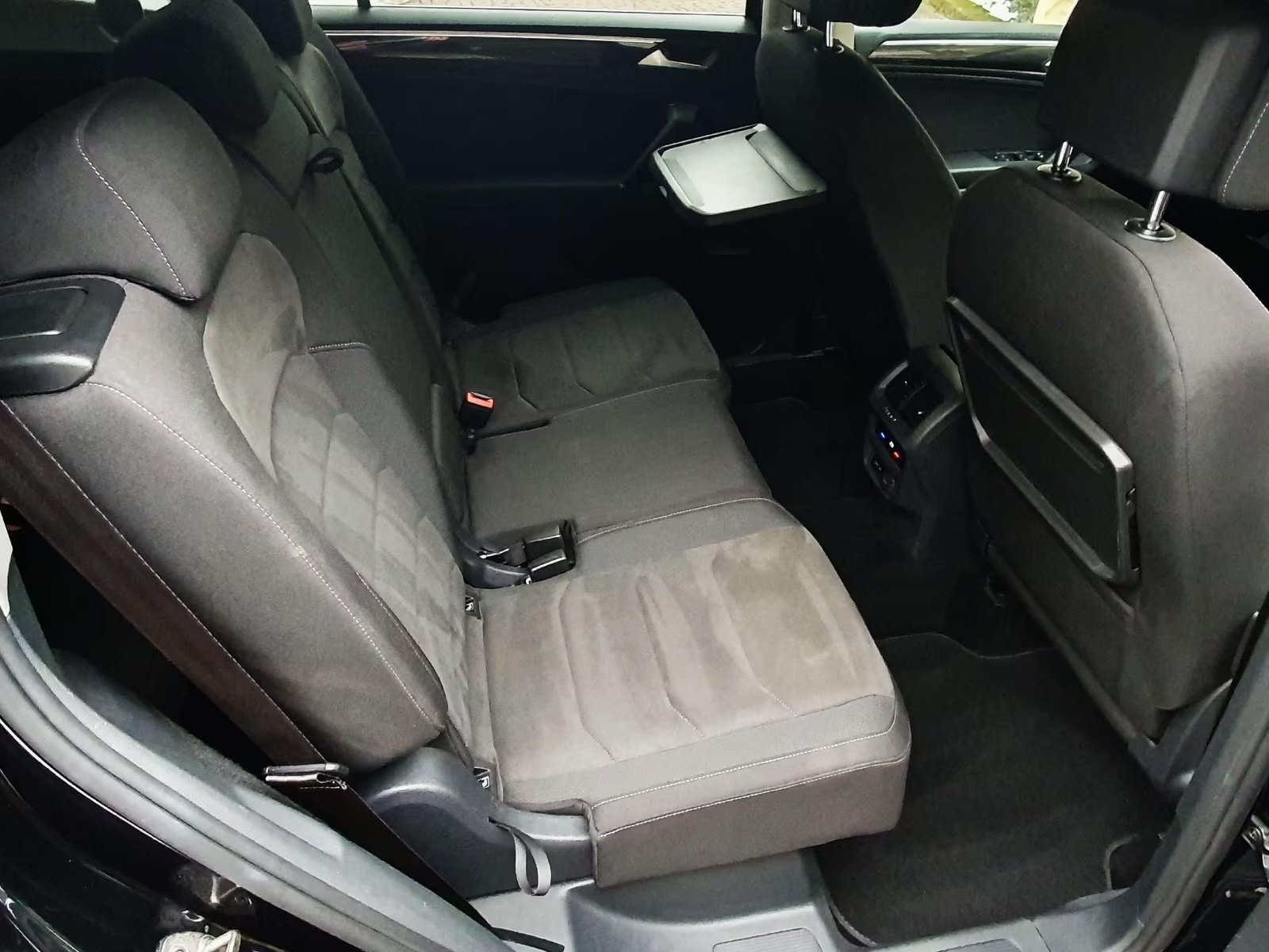 Fahrzeug #10191 - Volkswagen Tiguan Allspace R-Line Highline 4Motion 16