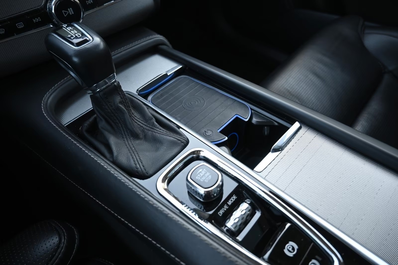Veicolo #10113 - Volvo XC90 D5 AWD Inscription 24