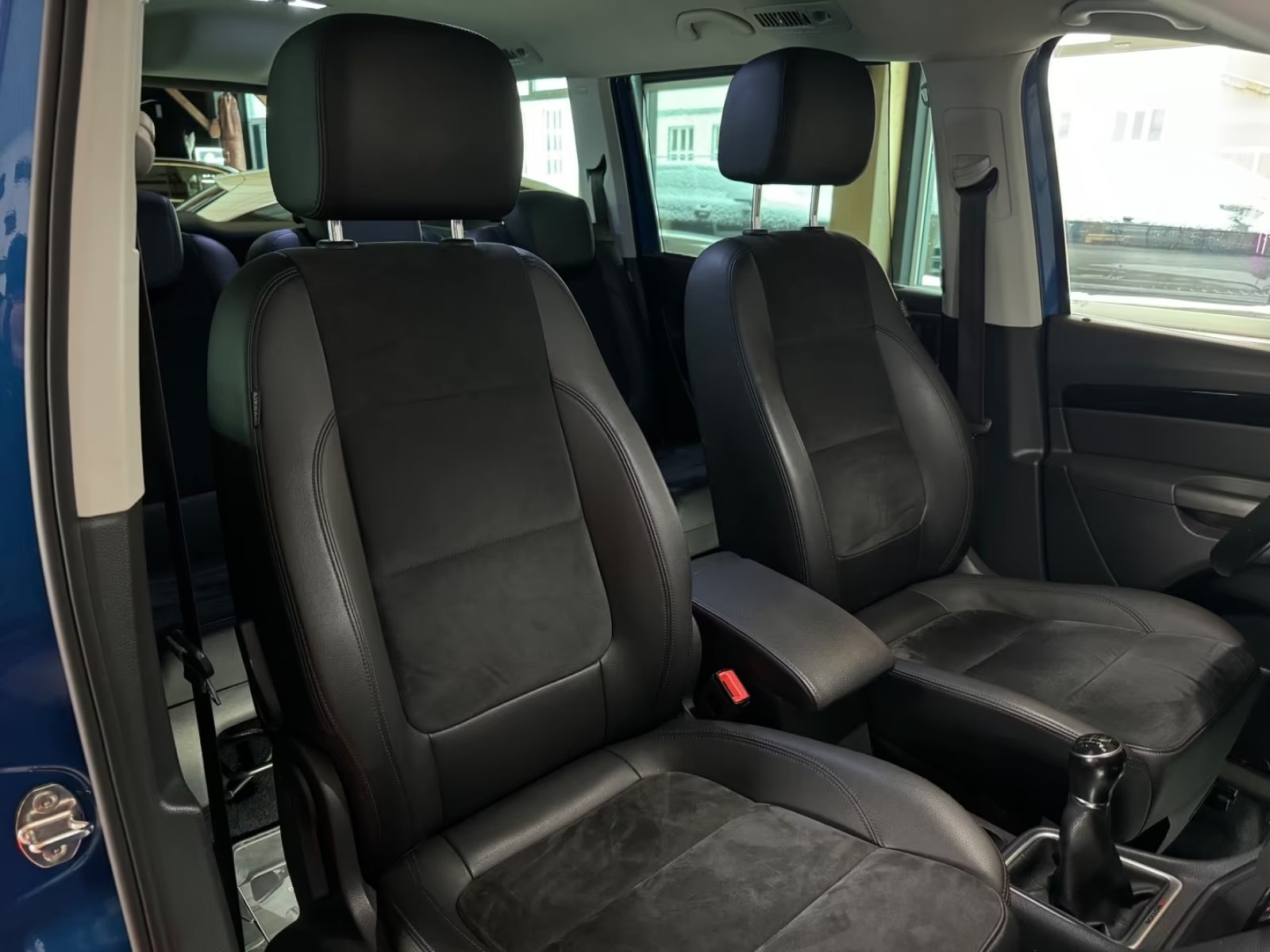 Pojazd #10184 - Volkswagen Sharan Highline 4Motion 25