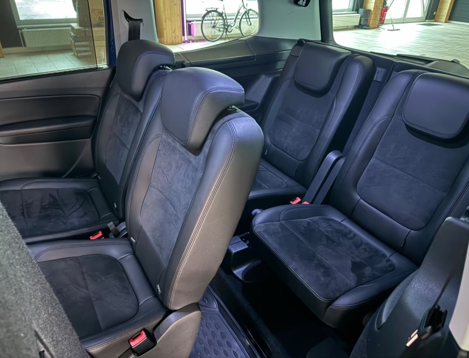 Pojazd #10184 - Volkswagen Sharan Highline 4Motion 24