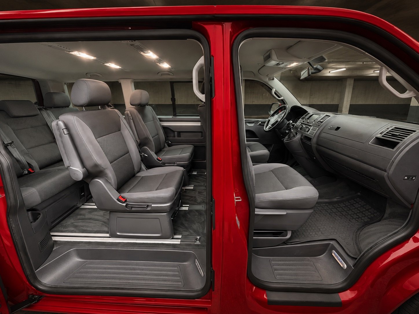 Pojazd #10185 - Volkswagen T5 Multivan Special 2.0 TDI 4Motion 9