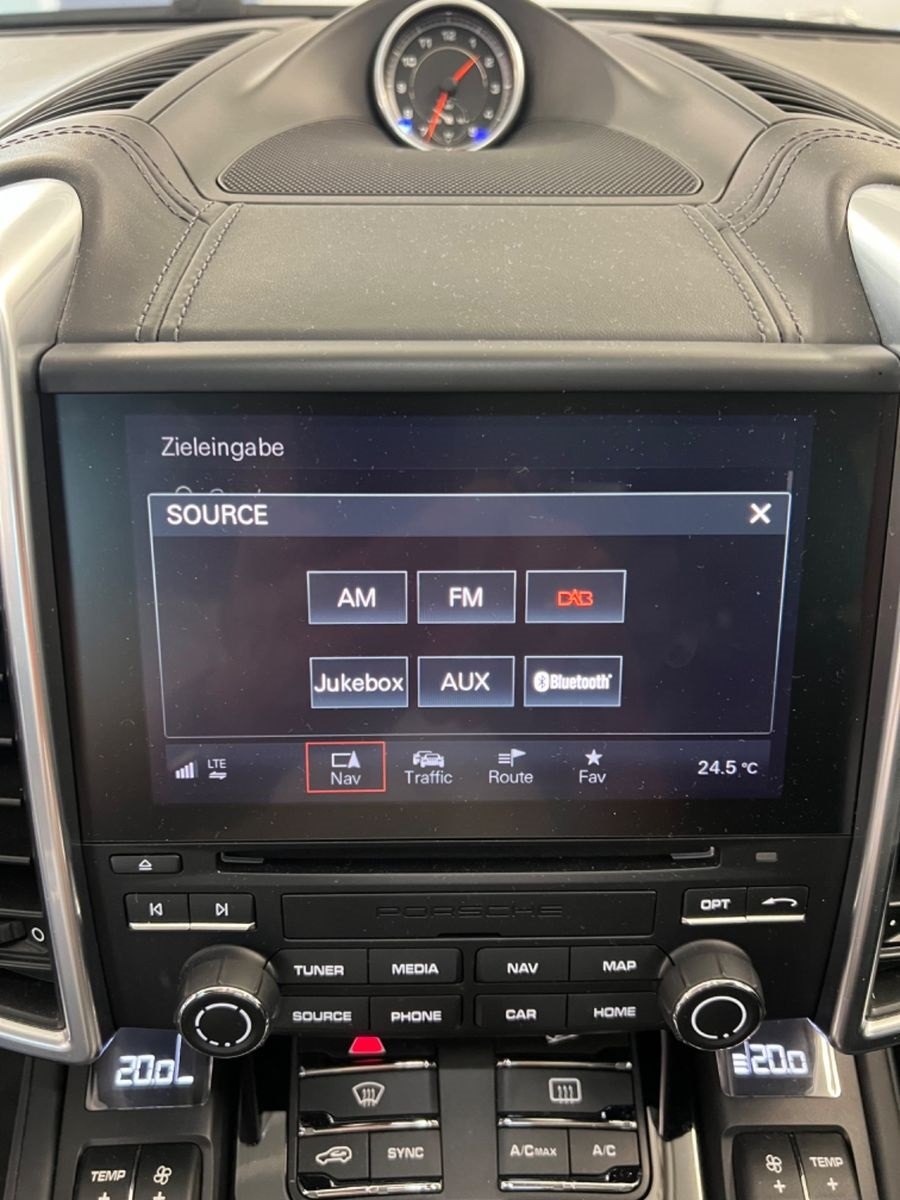 Pojazd #10188 - Porsche Cayenne S Platinum Edition 15