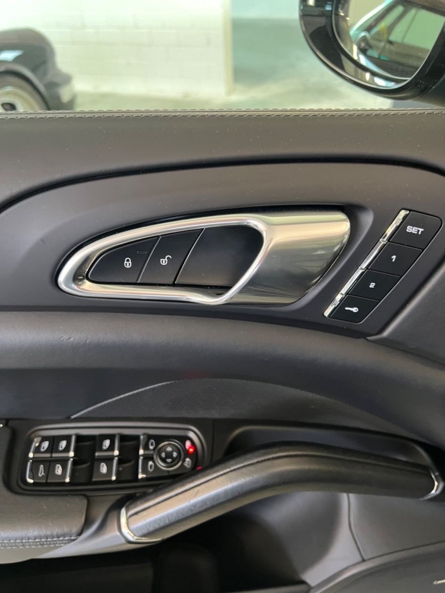 Pojazd #10188 - Porsche Cayenne S Platinum Edition 9