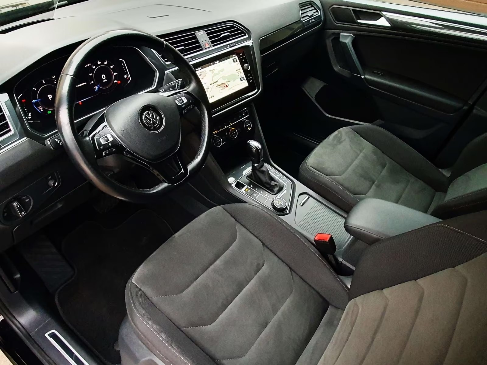 Pojazd #10191 - Volkswagen Tiguan Allspace R-Line Highline 4Motion 8